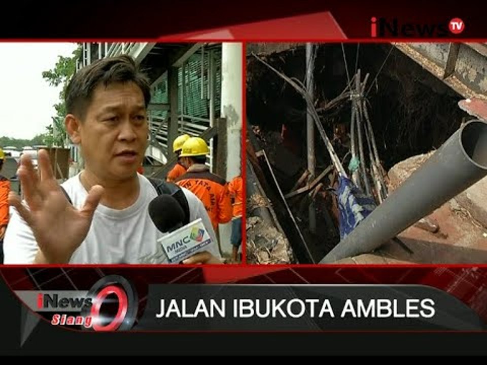 Live Report: Trotoar Amblas Di Depan Polda Metro Jaya Menggangu Aktifitas Warga - iNews Siang 13/11