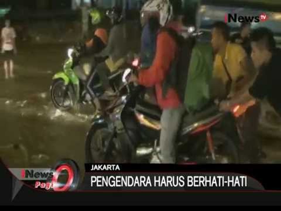 Derasnya Luapan Banjir Kiriman Dari Bogor, Tanggul Kali Baru Jebol - iNews Pagi 16/11