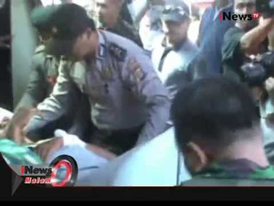 Pasca Kecelakaan Truk TNI, Praka Sulaiman Dimakamkan Secara Militer - iNews Malam 16/11