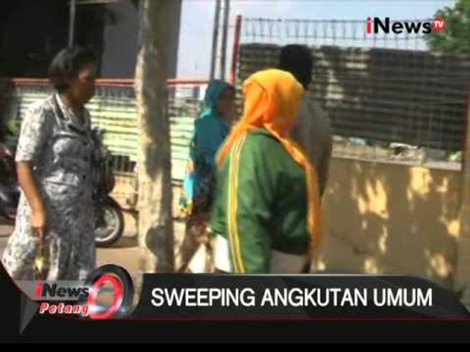 Tolak Perda, Sopir Angkot Sweeping Penumpang, Surabay - iNews Petang 19/11