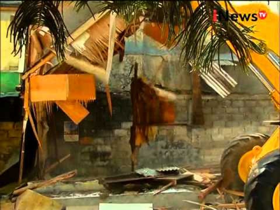 Penertiban Bangunan Liar, 70 Bangunan Rata Dengan Tanah - iNews Siang 30/11