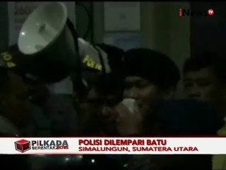 Скачать видео: Aksi Unjuk Rasa Paslon JR-Ambran Diwarnai Bentrokan Dengan Polisi - iNews Pagi 07/12