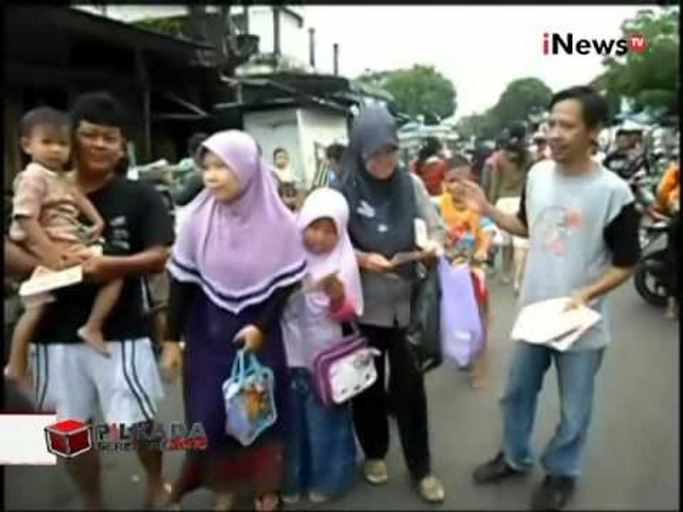 Ajak Warga Ikut Mencoblos, Petugas KPU Banyumas Sosialisasi Sambil Ngamen - iNews Siang 08/12