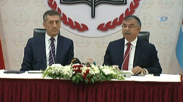 Milli Eğitim Bakanı Ziya Selçuk Görevini Devraldı