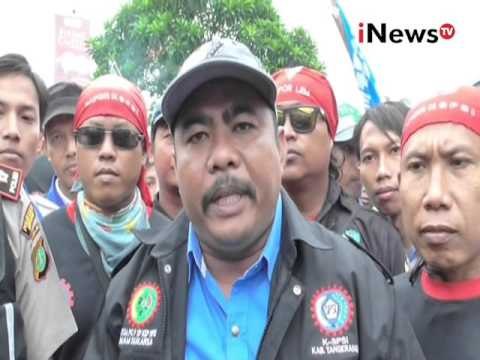 Buruh Tuntut Revisi UMK Pengupahan Banten Di Warnai Aksi Sweeping - iNews Pagi 17/12