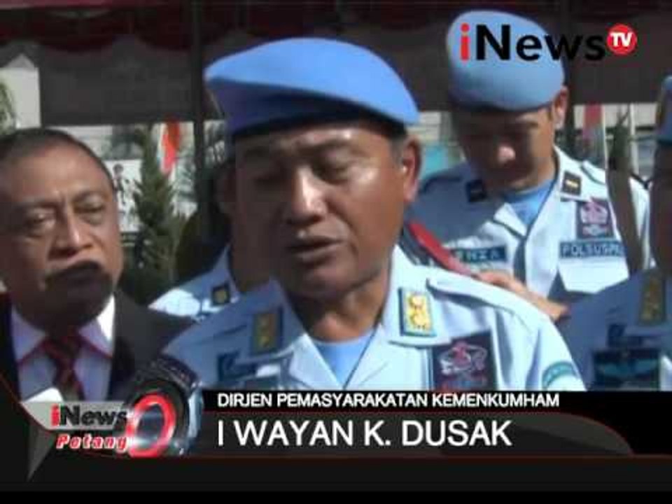 Petugas Kementerian Hukum Dan HAM Memusnahan Ratusan HP Di Lapas Cipinang - iNews Petang 23/12