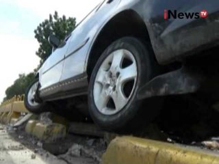Sedan Tabrak Separator Transjakarta - iNews Petang 24/12