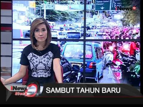 Menjelang tahun baru, kawasan puncak macet hingga 5 kilometer di tol Ciawi - iNews Siang 31/12