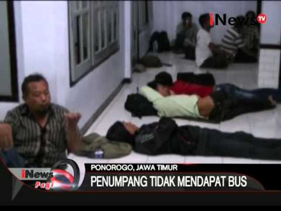 Jumlah armada bus terbatas, Ratusan penumpang terlantar di terminal di Ponorogo - iNews Pagi 04/01