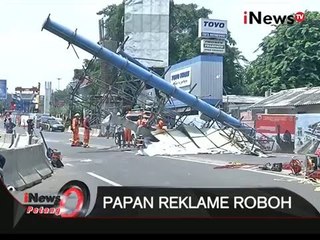 Papan reklame roboh di jalan tendean - iNews Petang 01/01