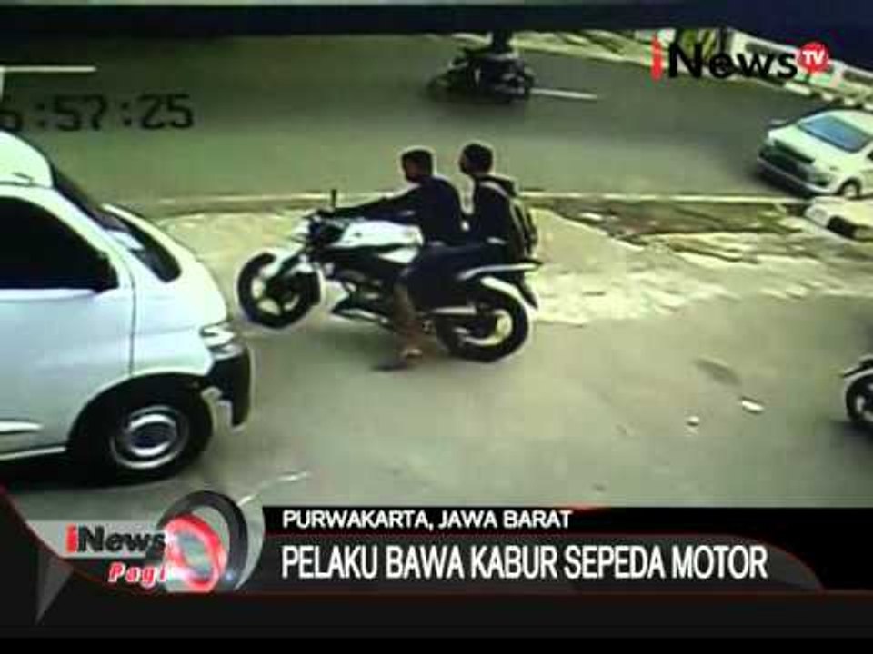 Seperti inilah aksi dua perampok bersenjata api yang terekam CCTV di Purwakarta - iNews Pagi 05/01