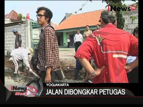 Tembok penghalang akses jalan menuju sekolah MTS Muhammadiyah akhirnya dibongkar - iNews Siang 04/01