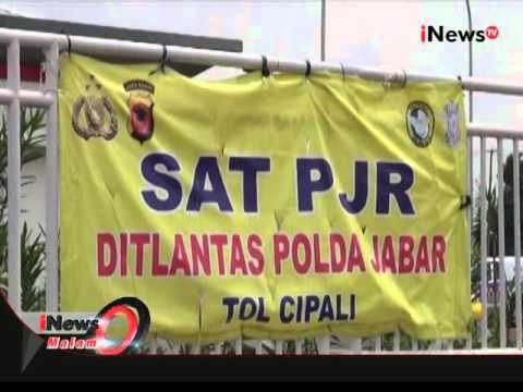 Diduga supir mengantuk, truk mebel tabrak truk bermuatan pasir di tol Cipali - iNews Malam 11/01