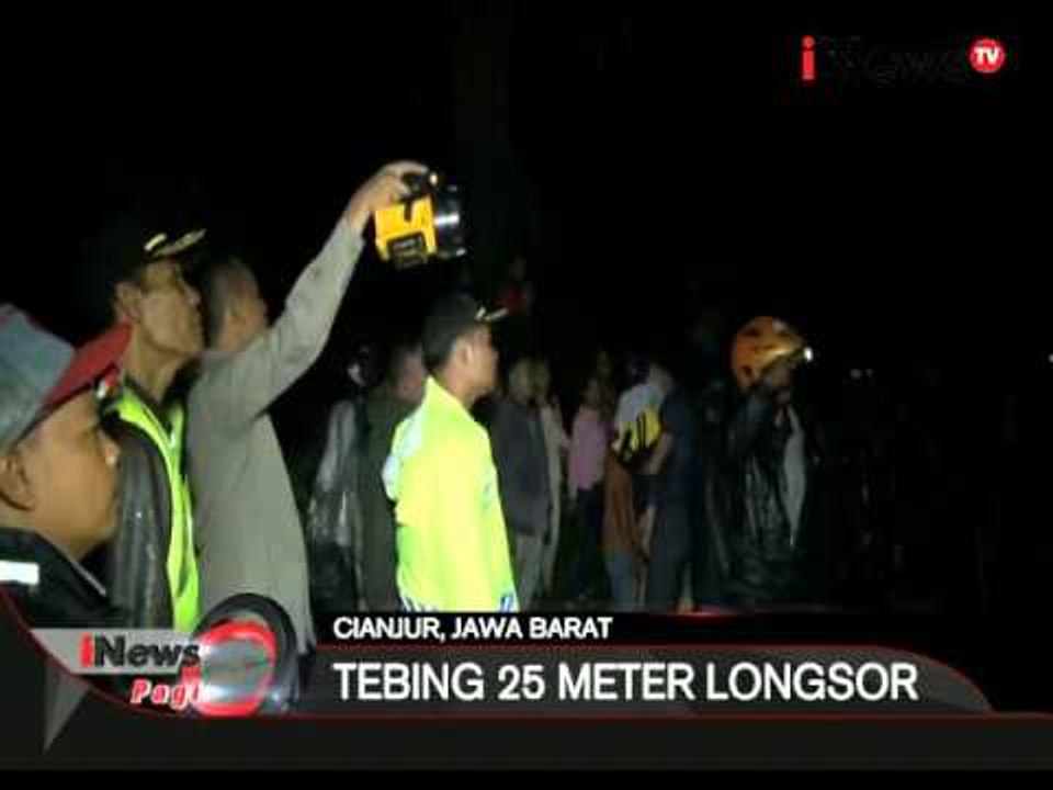 Tebing 25 meter longsor di jalan raya cipacas, badan jalan tertutup tanah - iNews Pagi 14/01