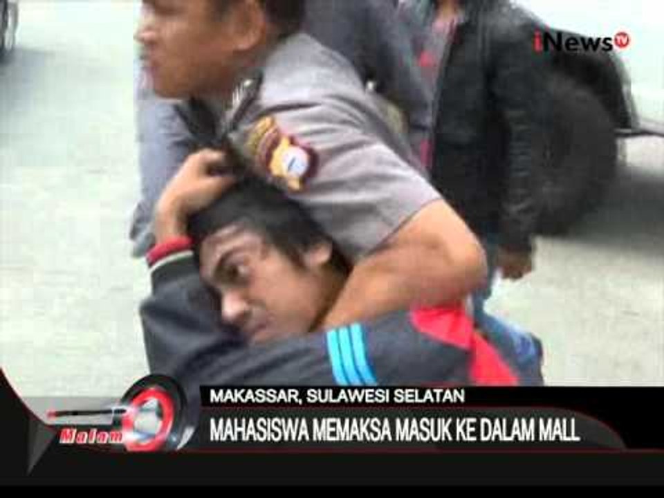 Tutup paksa gerai makanan, mahasiswa adu jotos dengan polisi di Makassar - iNews Malam 19/01