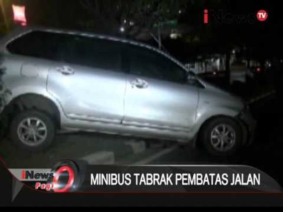 Mengemudi dalam kondisi mengantuk, minibus tabrak pembatas jalan di MT Haryono - iNews Pagi 22/01
