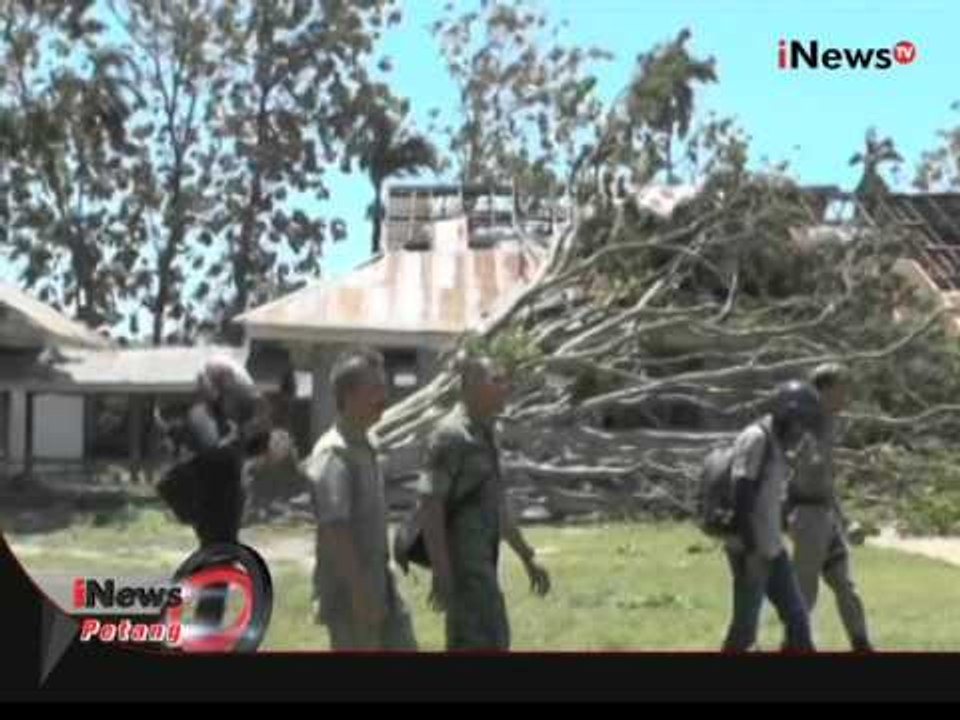 Angin puting beliung menghancurkan sejumlah sekolah di Padang, Sumbar - iNews Petang 26/01