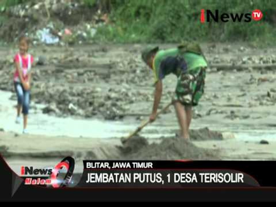 Jembatan penghubung runtuh akibat diterjang lahar dingin dari gunung Kelud - iNews Malam 08/02