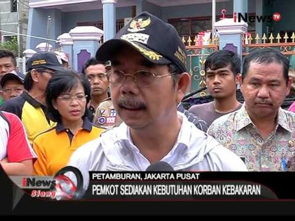 Pasca kebakaran di Petamburan, warga bersih-bersih puing yang terbakar - iNews Siang 12/02
