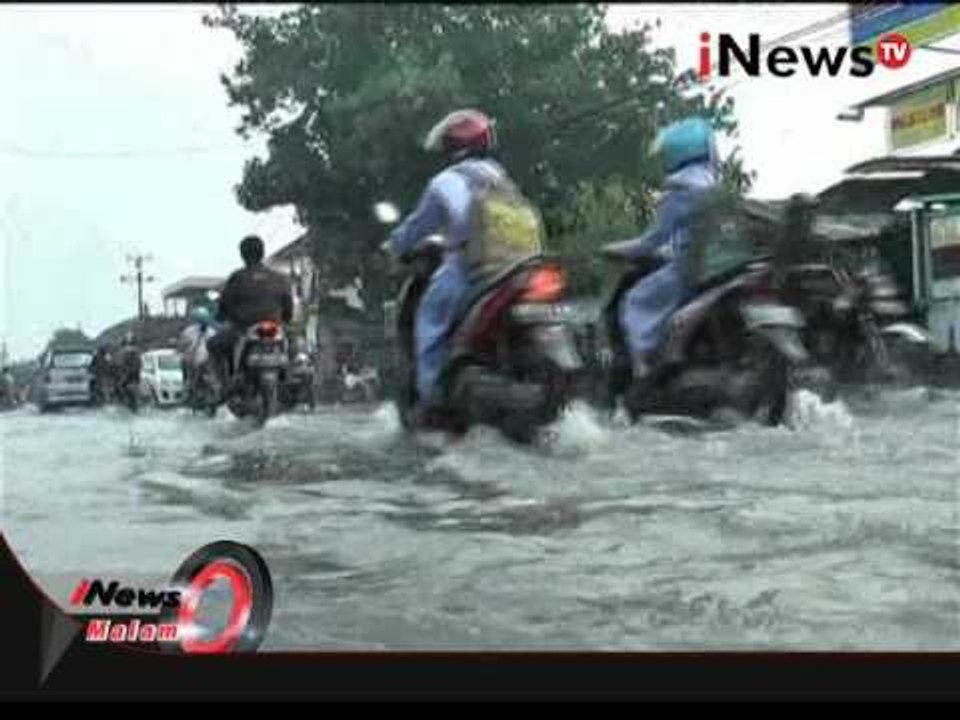 Banjir di Klaten menyebabkan akses jalan antar kecamatan terputus - iNews Malam 1102