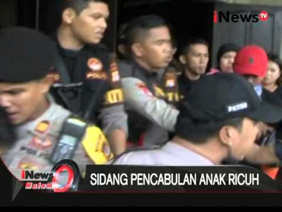 Sidang kasus pencabulan, keluarga korban protes penasehat hukum terdakwa - iNews Malam 16/02