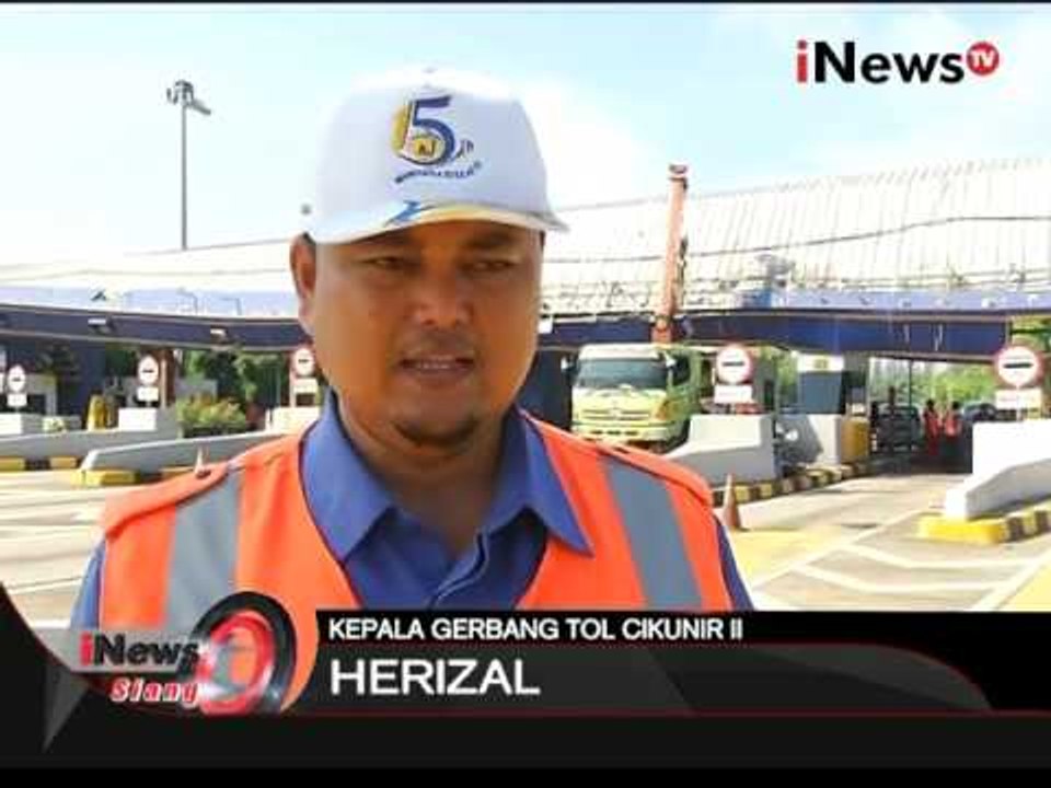 Gerbang tol cikunir sudah dibuka, sebuah crane digunakan untuk menahan atap - iNews Siang 15/02