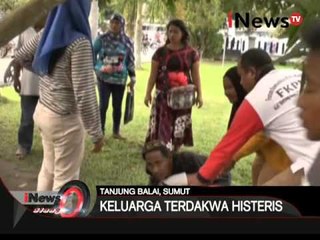 Скачать видео: Hakim vonis hukuman mati gembong narkoba, keluarga terdakwa menangis histeris - iNews Siang 18/02