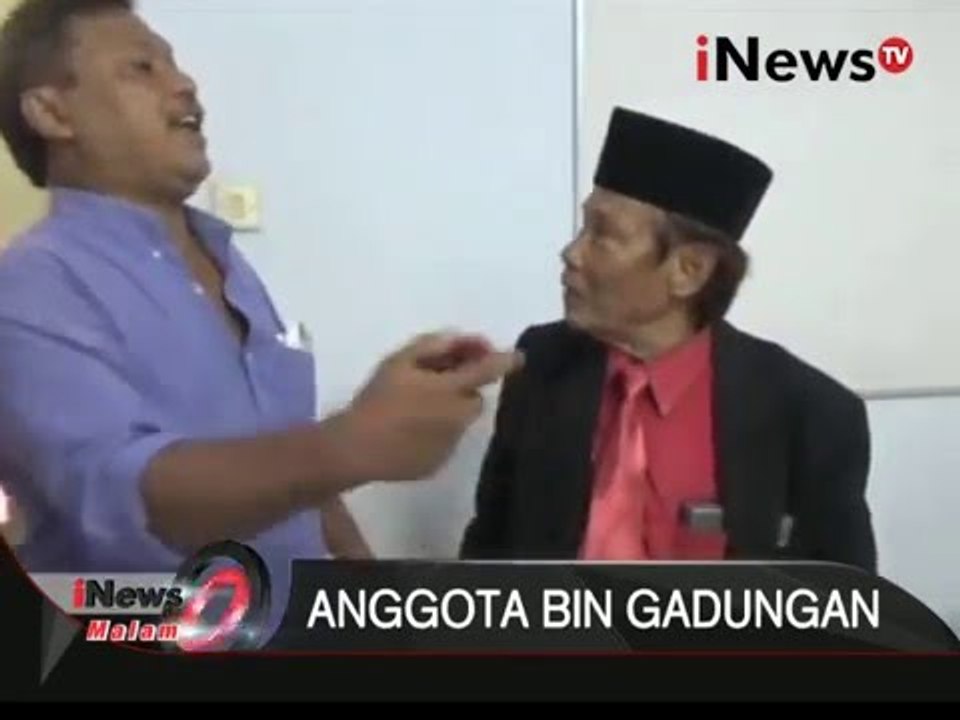 Pria ngaku sebagai anggota BIN di kantor pemkab benyumas - iNews Malam 17/03