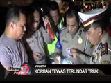 2 orang pengendara sepeda motor tewas tertabrak truk trailer di Tanjung Priok - iNews Pagi 25/02