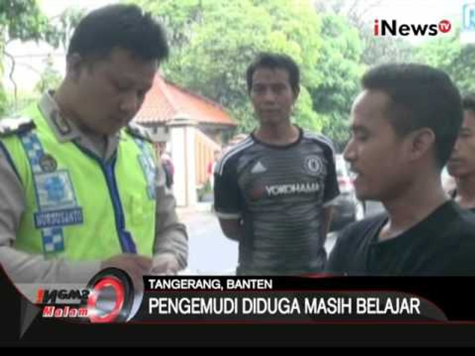 Pengemudi masih belajar, sebuah mobil minibus di Tangerang masuk kali - iNews Malam 28/02