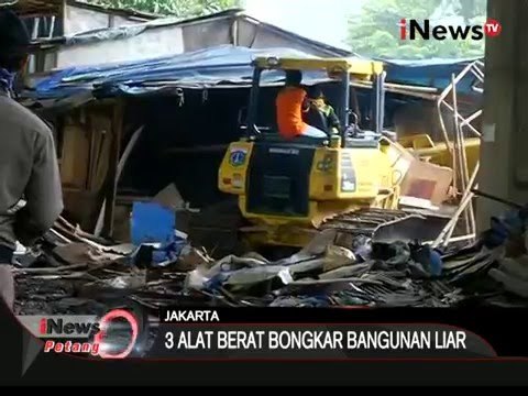 Bangunan liar di bawah kolong tol pluit ikut di bongkar - iNews Petang 02/03