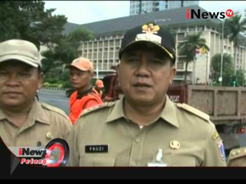 9 Truk angkut sampah pembungkus kabel dari gorong-gorong di jalan merdeka - iNews Petang 02/03