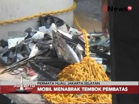 Mobil menabrak tembok pembatas - Jakarta Today 03/03