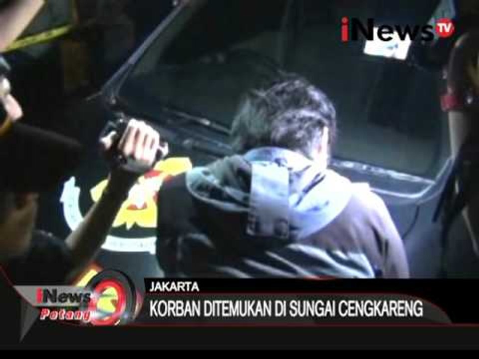 Waspada saat berkerja, terjatuh ke sungai saat memasang rambu - iNews Petang 04/03