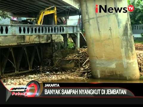 Sampah menumpuk, jembatan dibongkar - iNews Petang 07/03