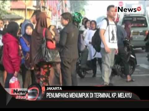 Aksi mogok angkutan umum, penumpukan penumpang terjadi di terminal Kp. Melayu - iNews Siang 14/03