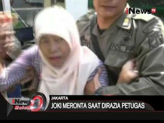 Razia joki 3 in 1 di Senayan diwarnai aksi kejar-kejaran dengan Satpol PP - iNews Malam 21/03