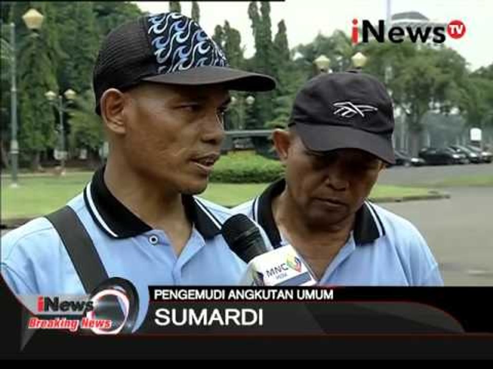 Live report: aksi demo sopir taksi konvensional di Monas - Breaking News 22/03