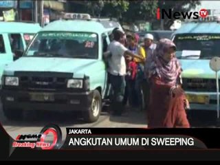 Puluhan sopir angkutan umum melakukan sweeping di Kramat Jati - Breaking News 22/03