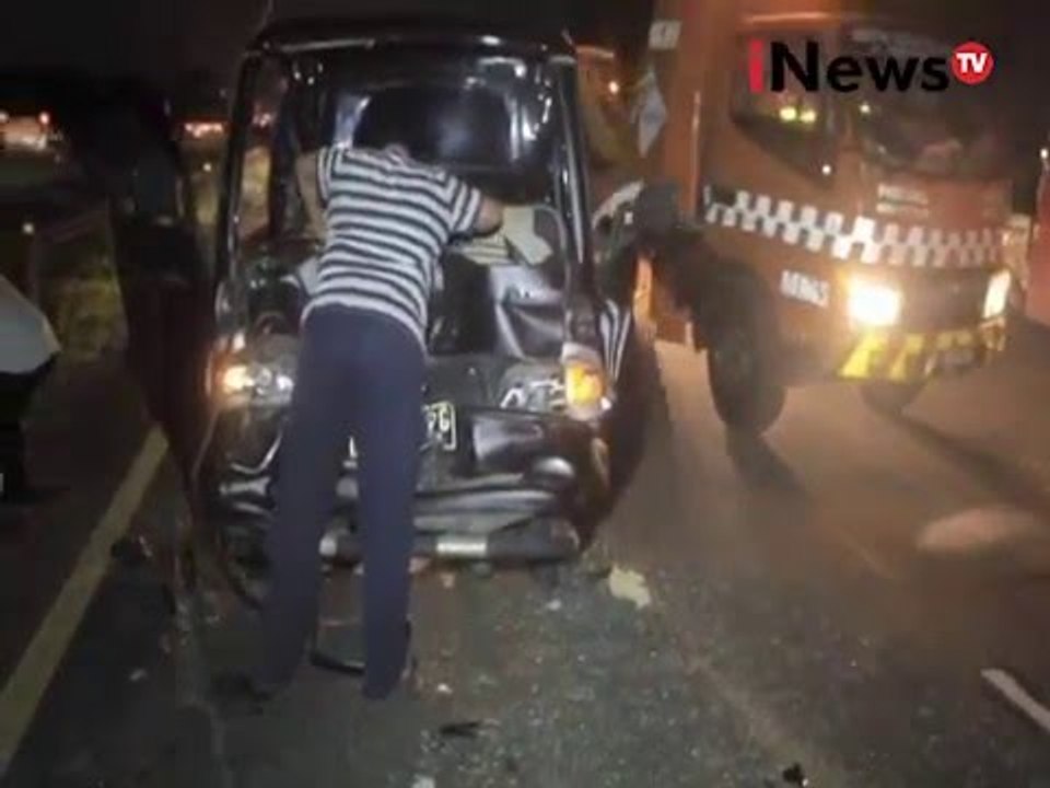 Mobil Pikap tabrak minibus, sopir & kernet mobil pikap mengalami luka-luka - iNews Pagi 25/03