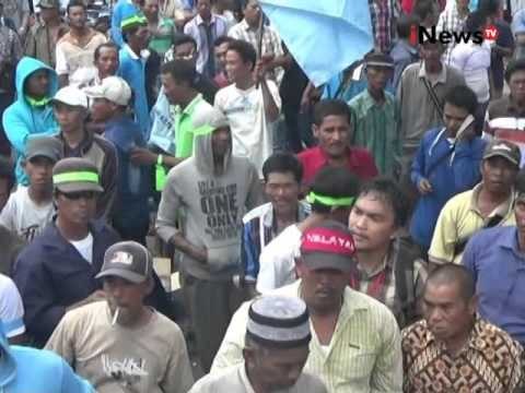 Tuntut usut pukat harimau, ribuan nelayan di Sumut demo ke kantor Gubernur Sumut - iNews Malam 14/04