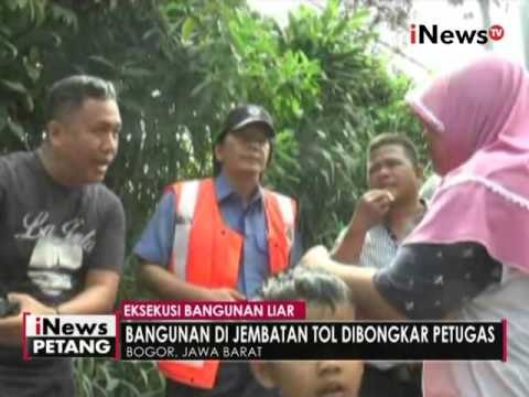 Tidak miliki izin, bangunan liar yang berada di bawah tol di Bogor dibongkar - iNews Petang 20/04