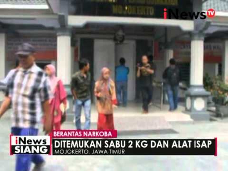 Petugas gabungan lakukan razia di lapas Mojokerto & Pare-Pare, Sulsel - iNews Siang 22/04