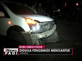 Diduga pengemudi mengantuk, sebuah mobil tabrak pohon di Warung Buncit, Jaksel - iNews Pagi 25/04