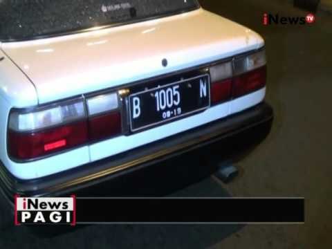 Ugal-ugalan, sebuah mobil sedan tabrak sebuah taksi di Karet, Tanah Abang - iNews Pagi 04/05