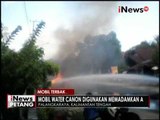 Mobil jenis mini bus terbakar dekat pemukiman warga di Palangkaraya Kalteng - iNews Petang 23/05