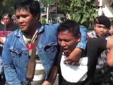Sidang Pembunuhan Anggota Ormas Diwarnai Kericuhan - iNews Petang 26/05