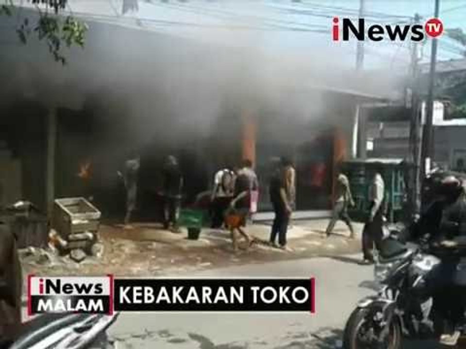 Toko bangunan ludes terbakar di Surabaya - iNews Malam 31/05