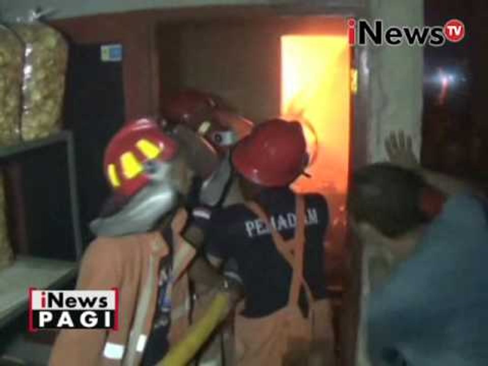 Kebakaran pabrik keripik, 2 unit Damkar dikerahkan - iNews Pagi 02/06