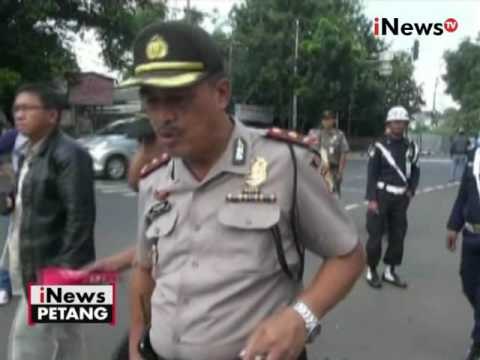 Polisi hendak padamkan bakar ban, unjuk rasa di RSCM diwarnai kericuhan - iNews Petang 02/06